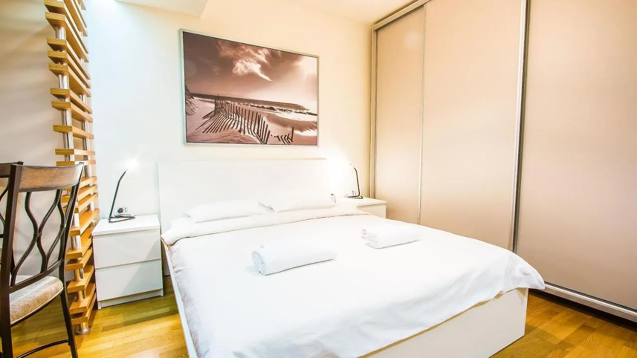 Incity Premium Garden Stay-Central Apartments &Private Terrace