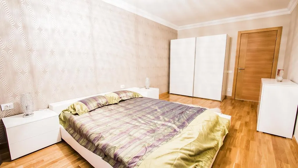 Incity Premium Garden Stay-Central Apartments &Private Terrace 布加勒斯特