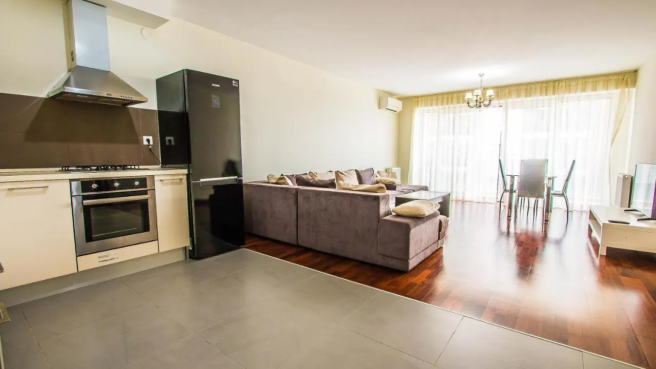 Incity Premium Garden Stay-Central Apartments &Private Terrace 布加勒斯特