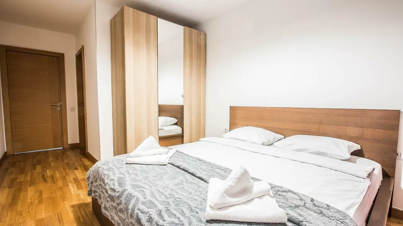 Incity Premium Garden Stay-Central Apartments &Private Terrace Romania